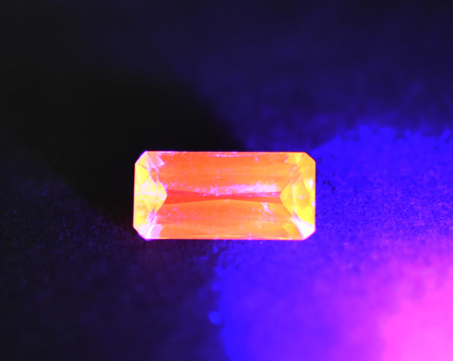4.05ct UV Grossular Garnet | Natural Tanzanian Elongated Cushion GAR17