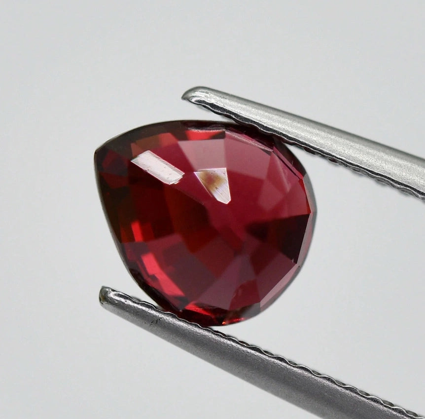 2.30ct Natural African Pyrope Garnet | Deep Red Pear Cut VV GAR16