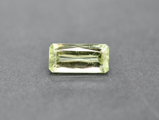 4.05 carats Strong UV Grossular Garnet